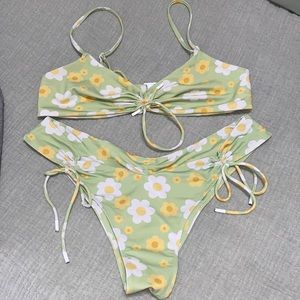 blackbough daisy bikini set